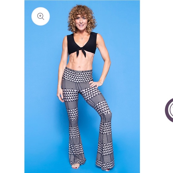 NEW • NIYAMA SOL • Women’s Super Flare Yoga Leggings Zigzag Brown / Black Medium - Picture 1 of 6